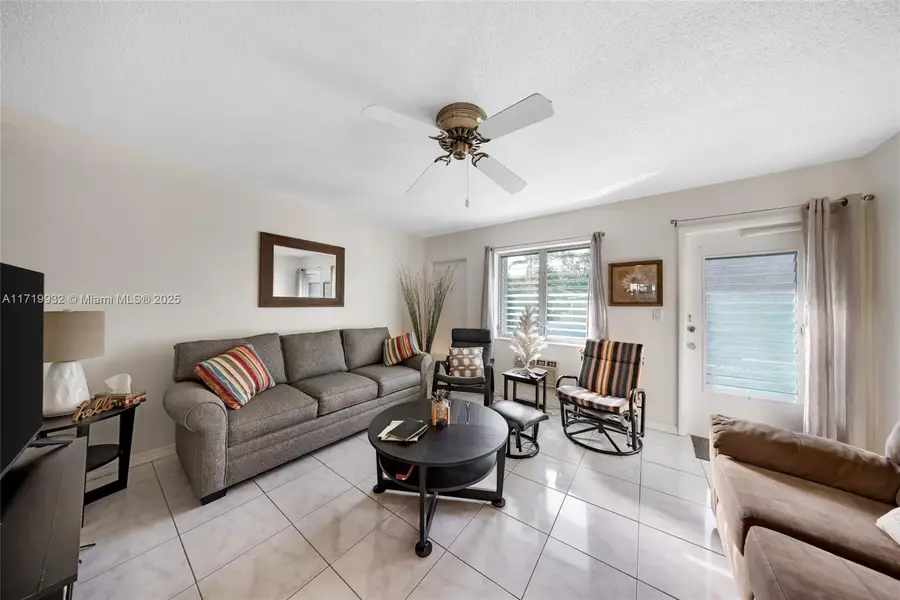 15610 NE 6th Ave #8D, Miami, FL 33162 - Image #2