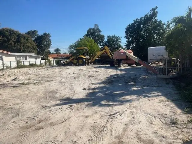 1140 W 32nd St, Hialeah, FL 33012 - Image #3