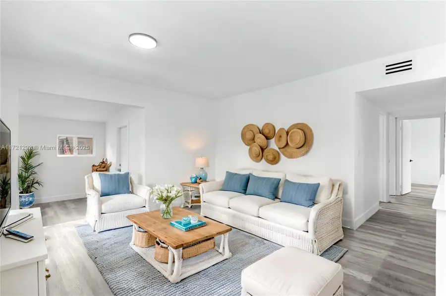 1560 NE 42nd Ct, Pompano Beach, FL 33064 - Image #3