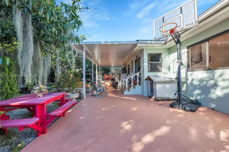 462 E 39th St, Hialeah, FL 33013 - Image #3