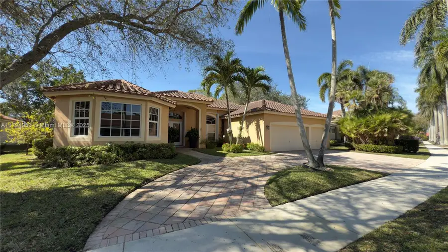 2531 Eagle Run Dr, Weston, FL 33327 - Image #2
