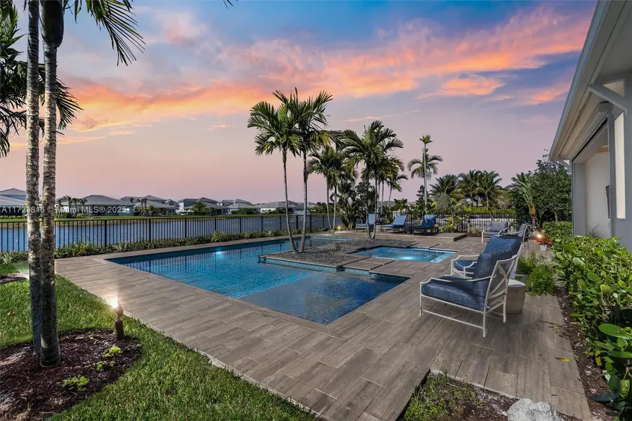 9369 Crestview Cir, Palm Beach Gardens, FL 33412 - Image #2