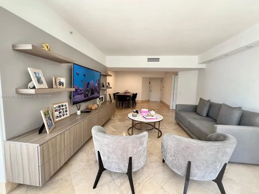 21055 Yacht Club Dr #510, Aventura, FL 33180 - Image #2