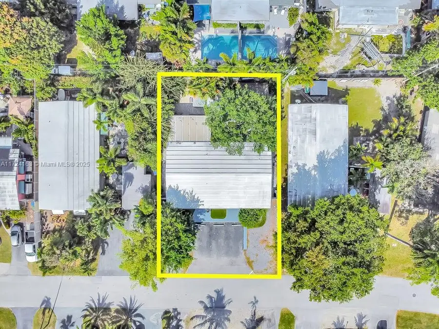 1417 NE 22nd St, Wilton Manors, FL 33305 - Image #3