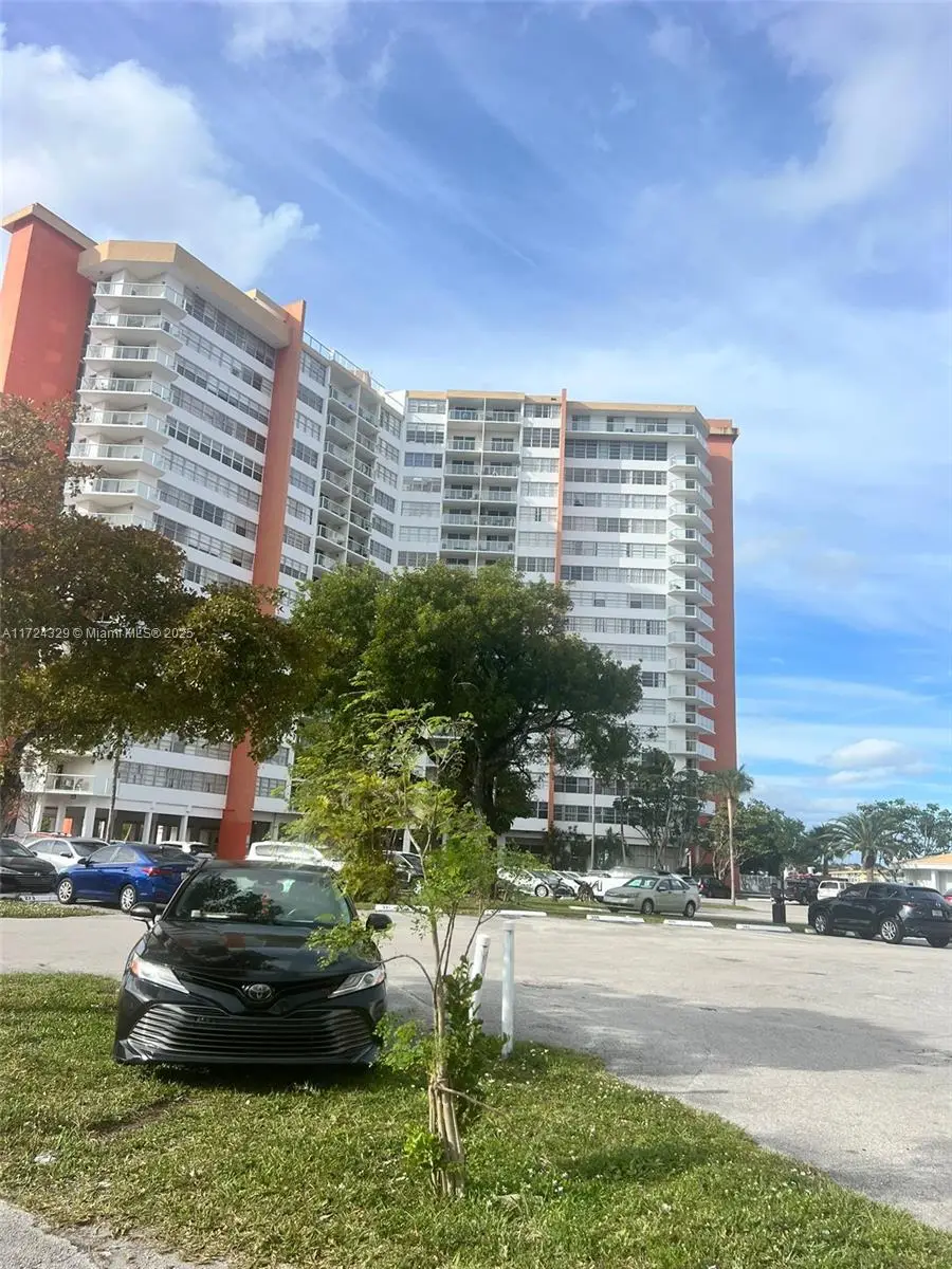1301 NE Miami Gardens Dr #321W, Miami, FL 33179 - Image #2