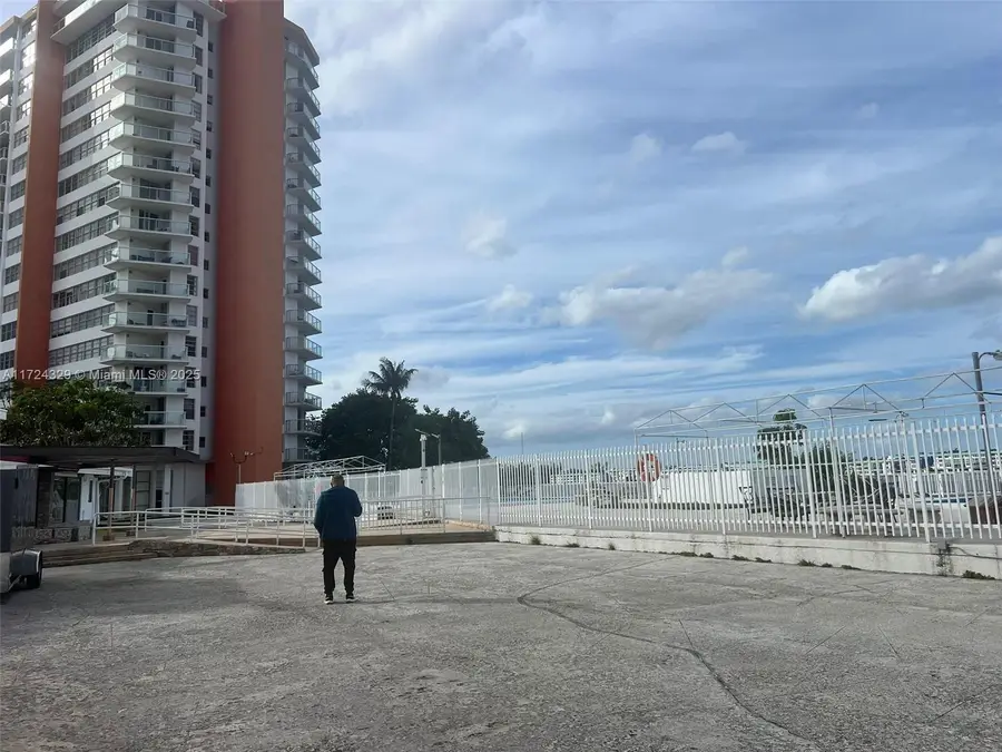 1301 NE Miami Gardens Dr #321W, Miami, FL 33179 - Image #3