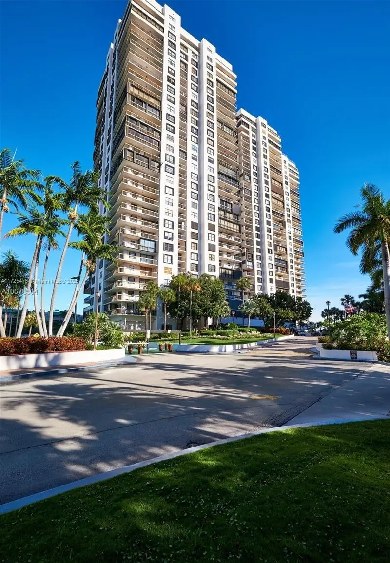 2333 Brickell Ave #2116, Miami, FL 33129 - Image #2