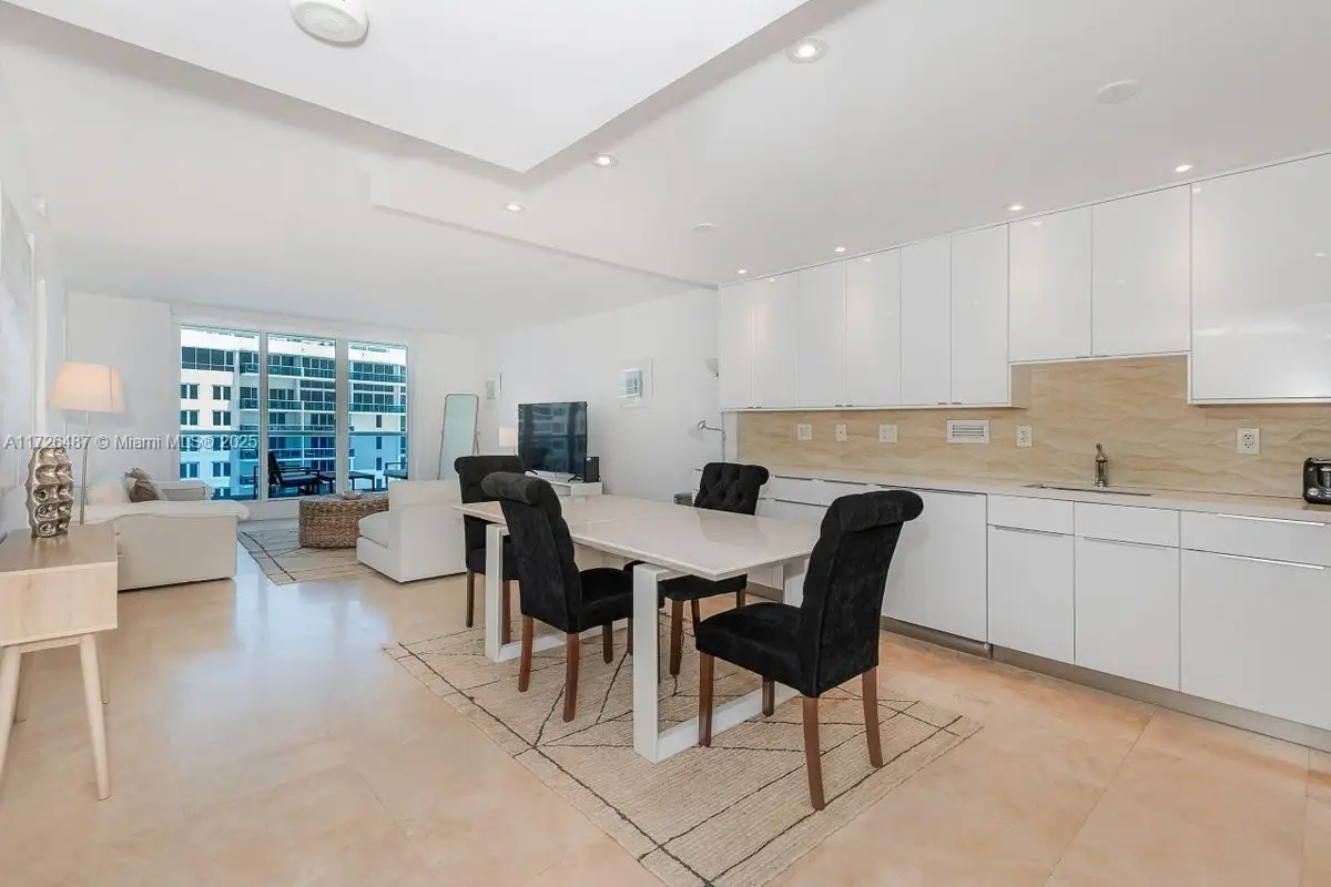 2301 Collins Ave #1515, Miami Beach, FL 33139 - Image #1