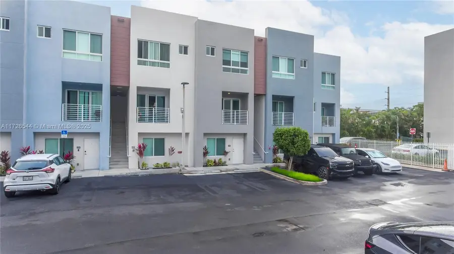 2555 NE 193rd St #2102, Miami, FL 33180 - Image #2