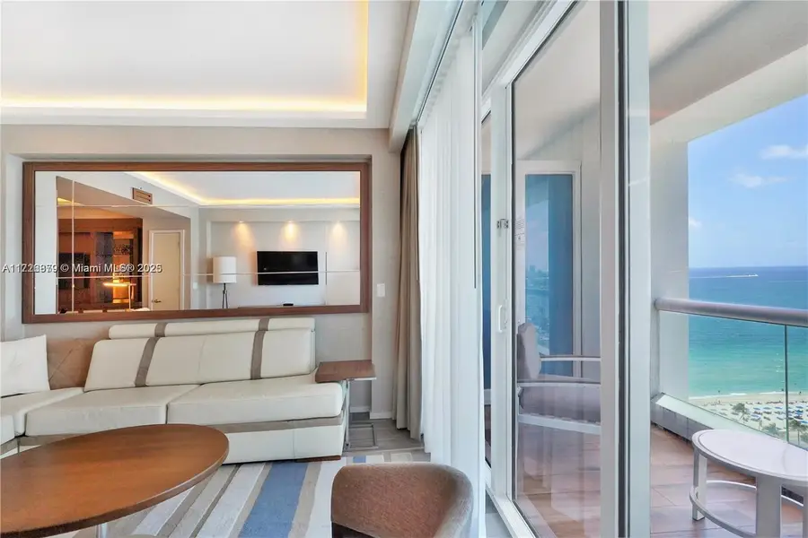 551 N Fort Lauderdale Beach Blvd #R1806, Fort Lauderdale, FL 33304 - #3