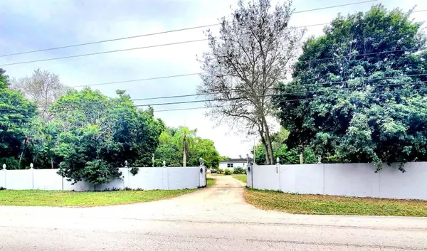 23825 SW 142nd Ave, Homestead, FL 33032