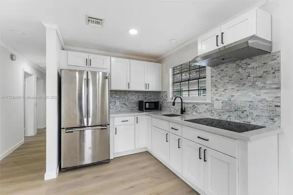 1448 W 32nd St, Riviera Beach, FL 33404