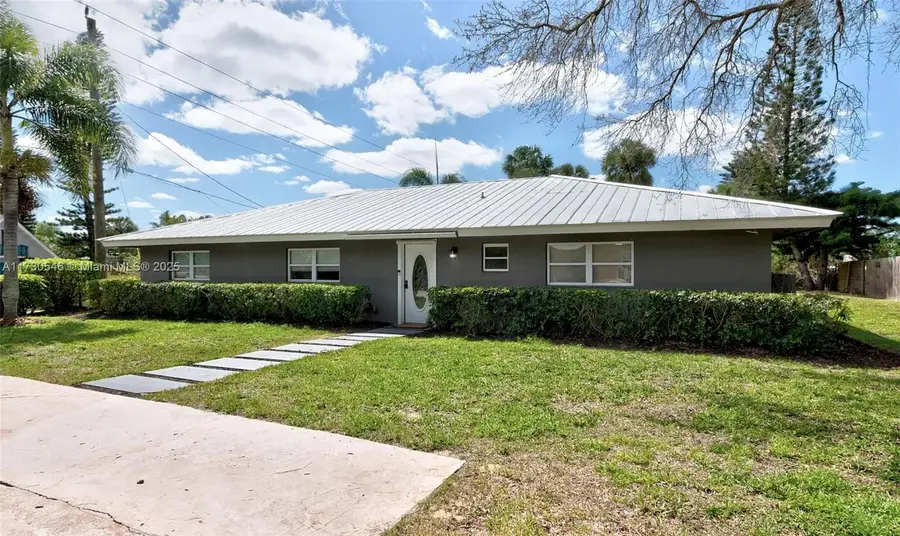 330 SW 13th St Sw, Vero Beach, FL 32962 - Image #2