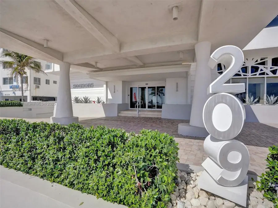 209 N Fort Lauderdale Beach Blvd #2E, Fort Lauderdale, FL 33304 - Image #3