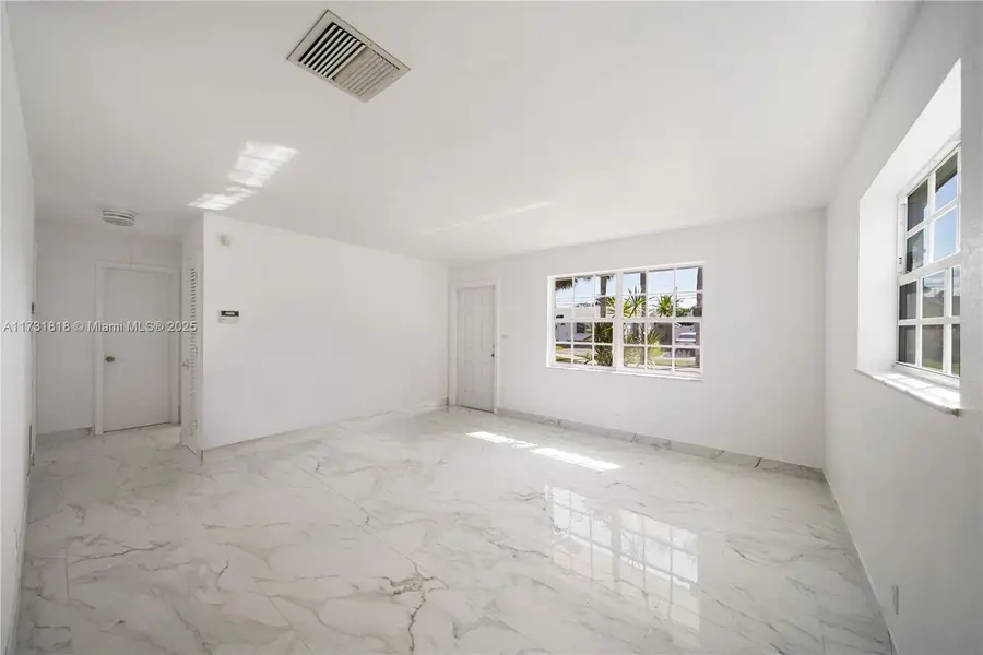 2709 NW 54th St, Tamarac, FL 33309 - Image #2