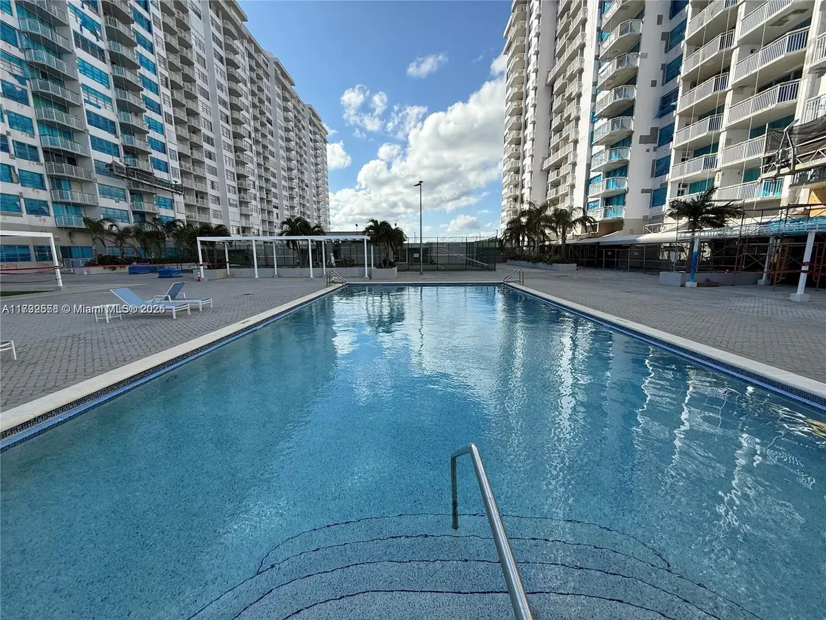 18031 Biscayne Blvd #PH03, Aventura, FL 33160 - #1