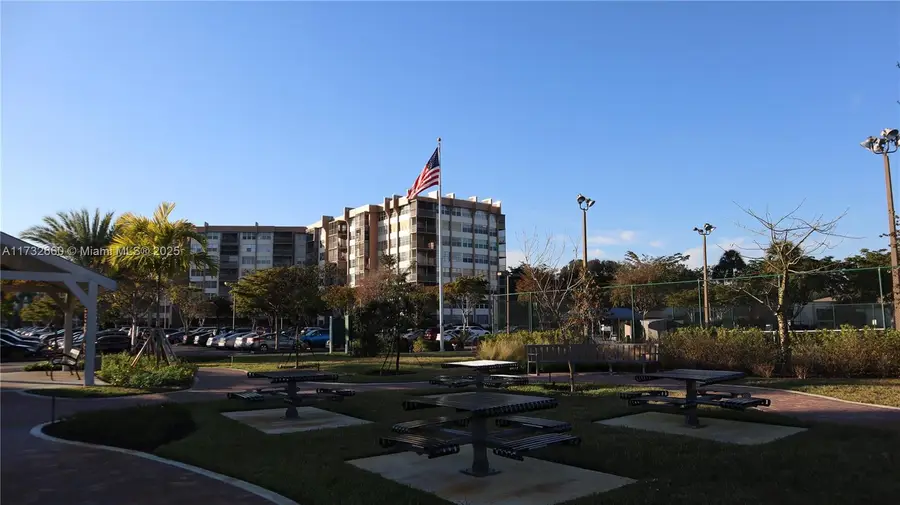 900 Saint Charles Pl #419, Pembroke Pines, FL 33026 - Image #2