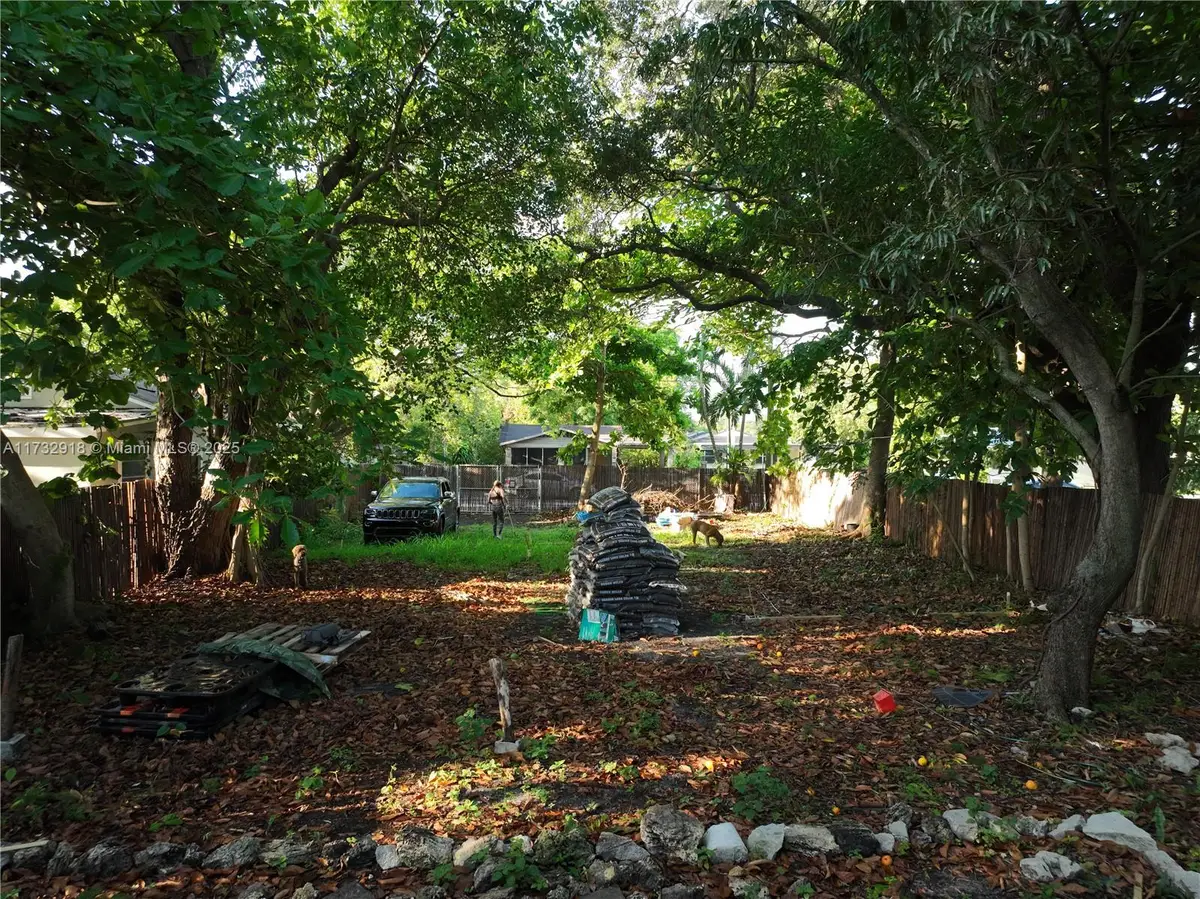 1053 NW 55th Ter, Miami, FL 33127 - Image #1