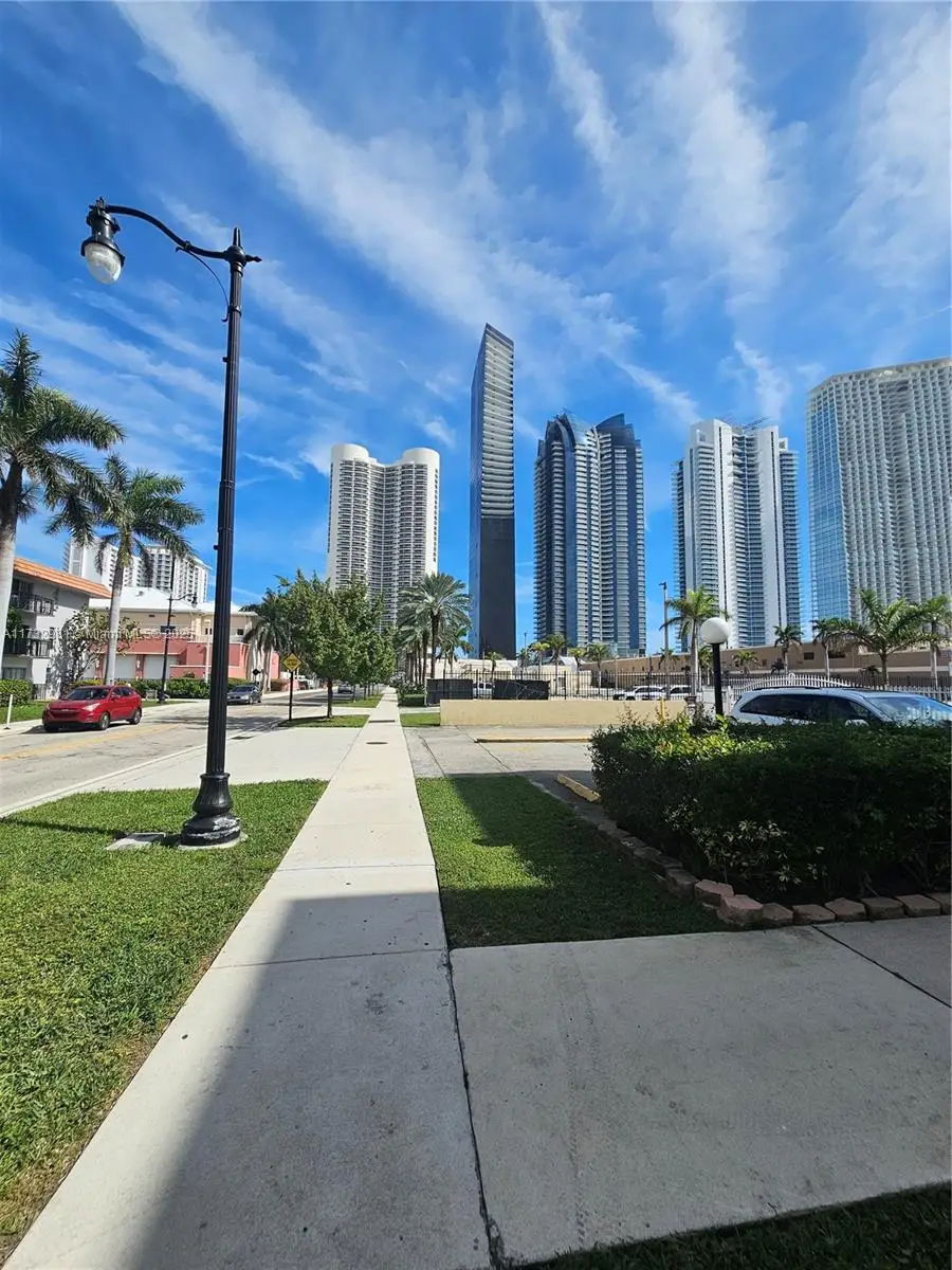 200 172nd St #102, Sunny Isles Beach, FL 33160 - #3