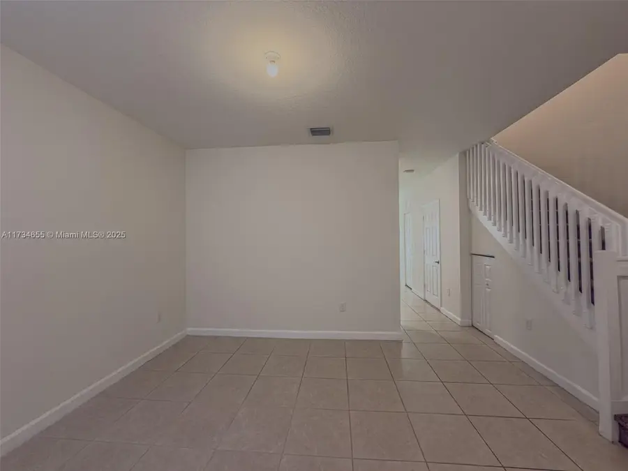 10629 W 32nd Ln, Miami Lakes, FL 33018 - Image #3