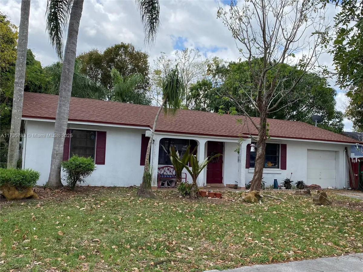 14902 SW 65th Ter, Miami, FL 33193 - Image #1