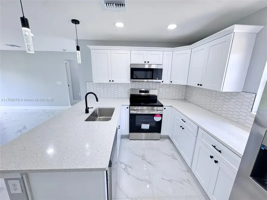 202 Hagan St S, Lehigh Acres, FL 33974 - Image #2