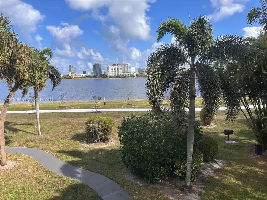 752 Executive Center Dr #37, West Palm Beach, FL 33401 - #3