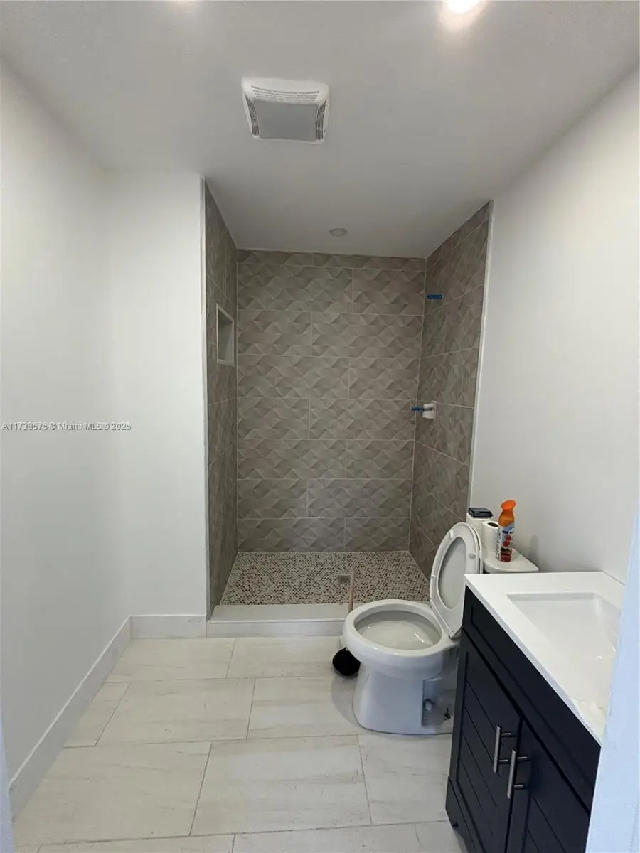 861 N Bel Air Dr, Plantation, FL 33317 - Image #2