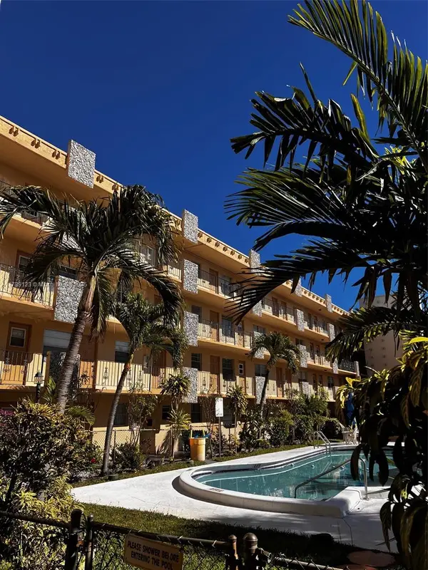 2145 Pierce St #105, Hollywood, FL 33020