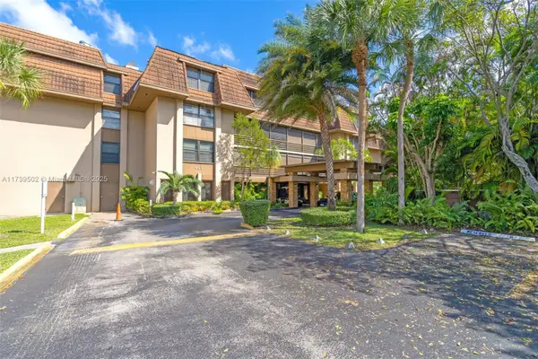 661 NE 195th St #312, Miami, FL 33179