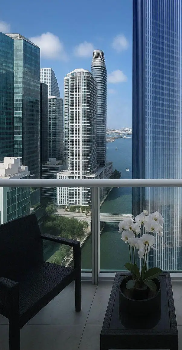 31 SE 5th St #4018, Miami, FL 33131 - #2