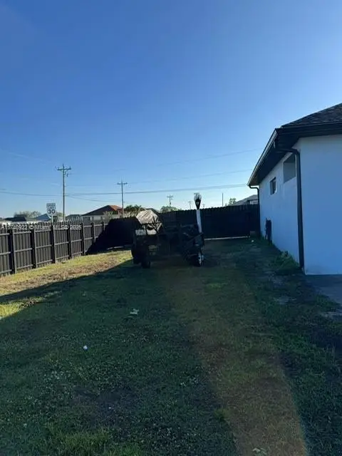 512 NE Juanita Pl, Cape Coral, FL 33909 - Image #3