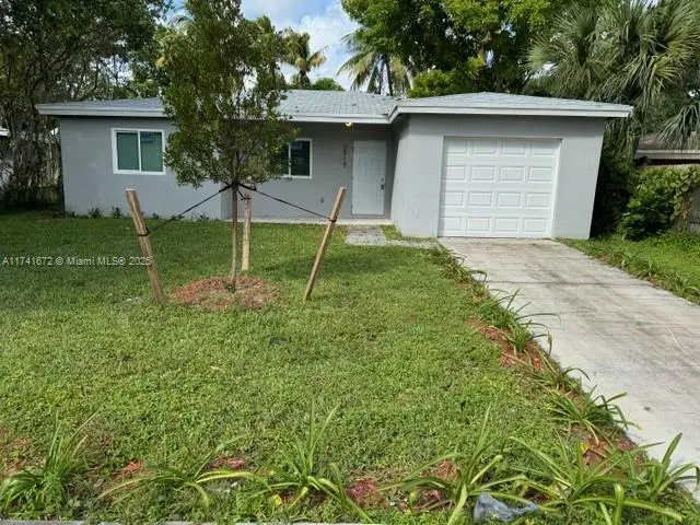 2727 NW 7th Ct, Fort Lauderdale, FL 33311 - Image #1