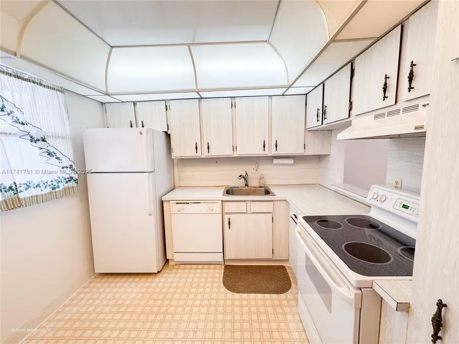 3210 Holiday Springs Blvd #2-204, Margate, FL 33063 - Image #3