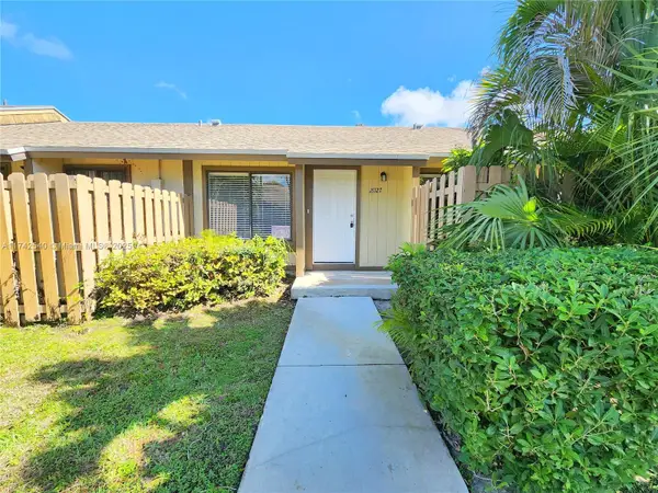 21127 NE 5th Pl, Miami, FL 33179