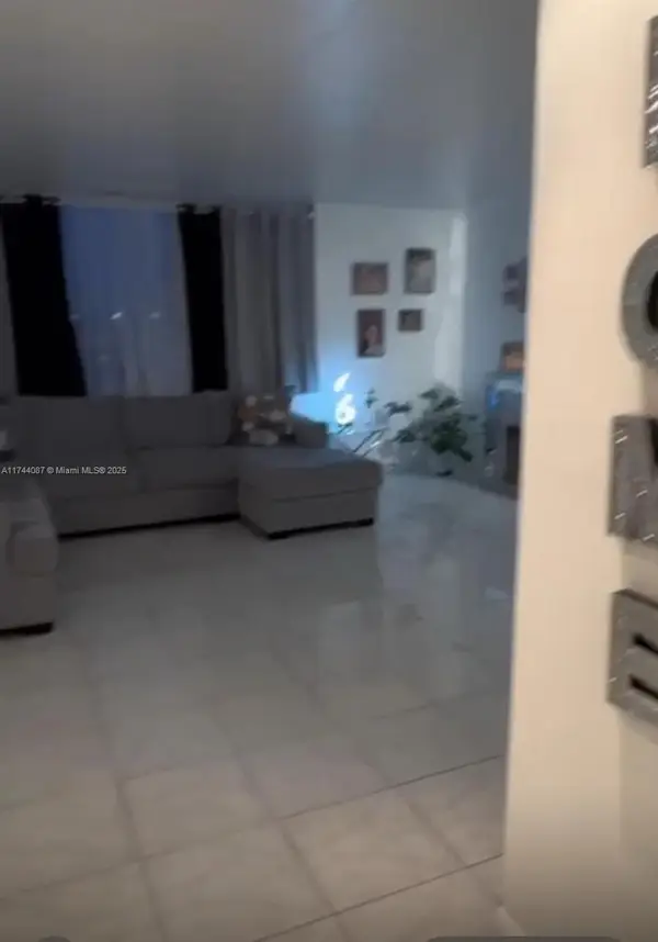 Address Withheld By Seller, Miami, FL 33179