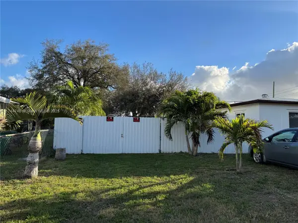 2770 NW 164th Ter, Miami Gardens, FL 33054