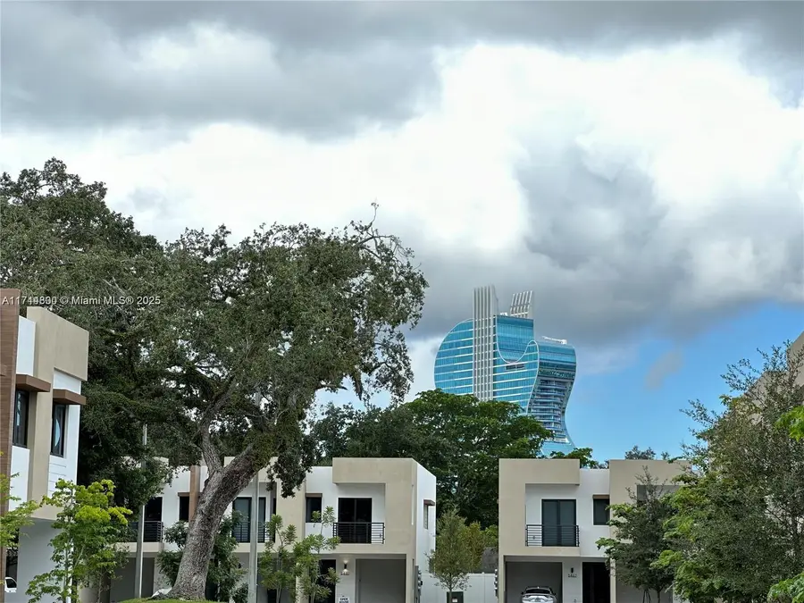 5571 W Oak Way, Dania Beach, FL 33314 - Image #3