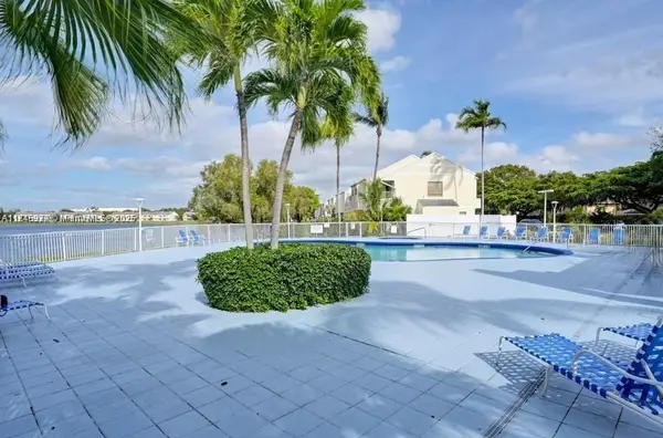 3425 NW 44th St #106, Oakland Park, FL 33309