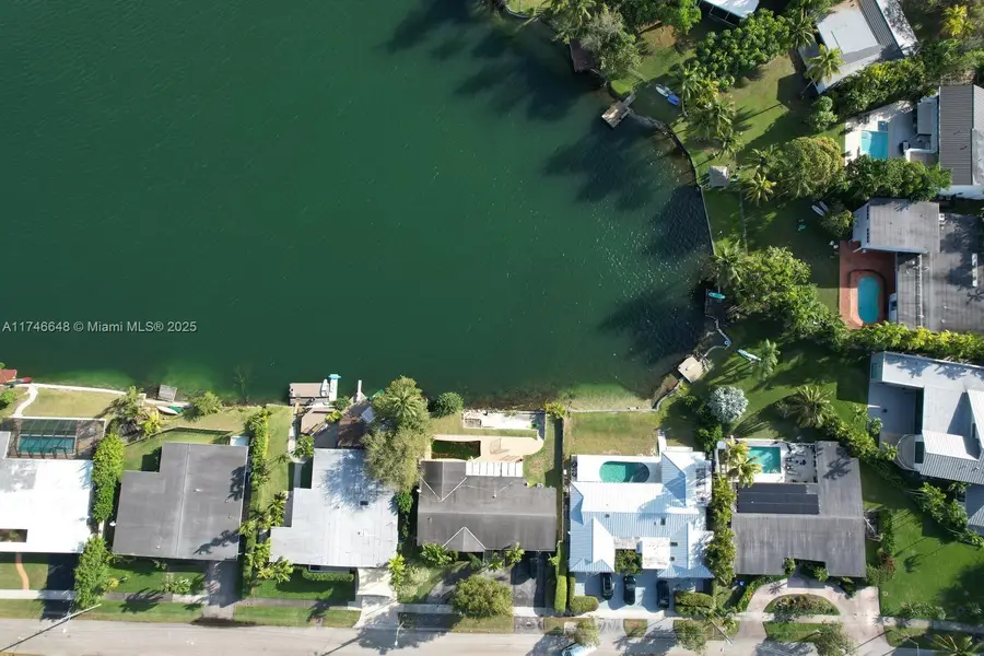 2010 NE 196th Ter, North Miami Beach, FL 33179 - Image #2