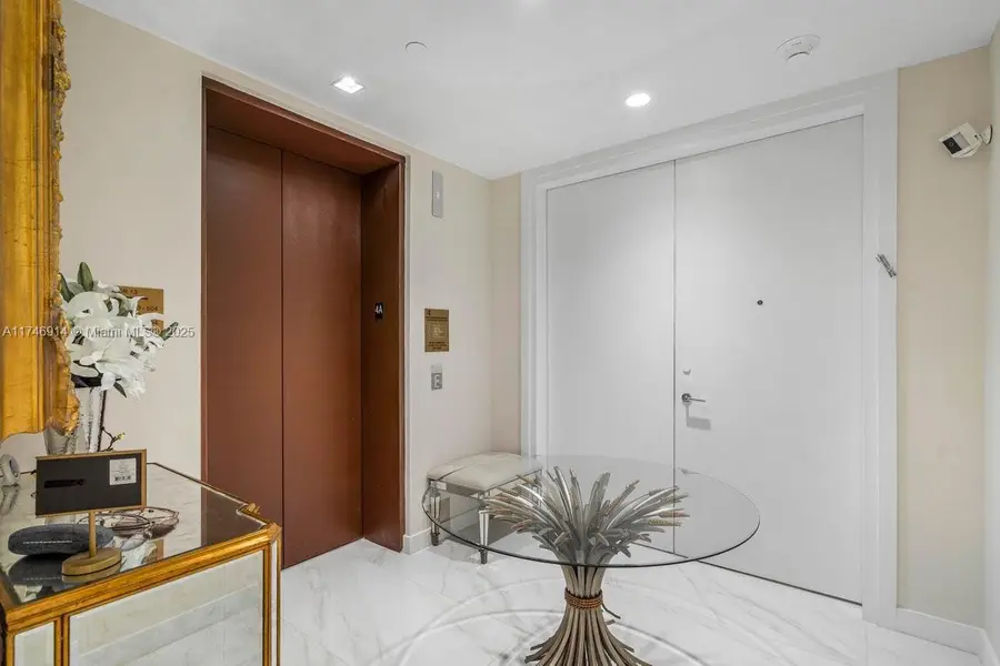 210 SE Mizner Blvd #403, Boca Raton, FL 33432 - Image #2