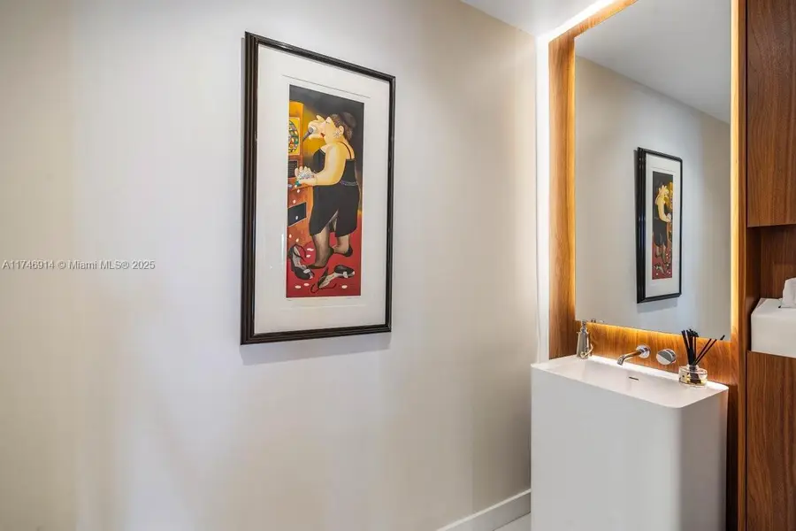 210 SE Mizner Blvd #403, Boca Raton, FL 33432 - Image #3