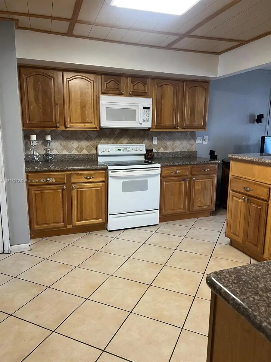 3057 Coral Springs Dr #102, Coral Springs, FL 33065 - Image #2