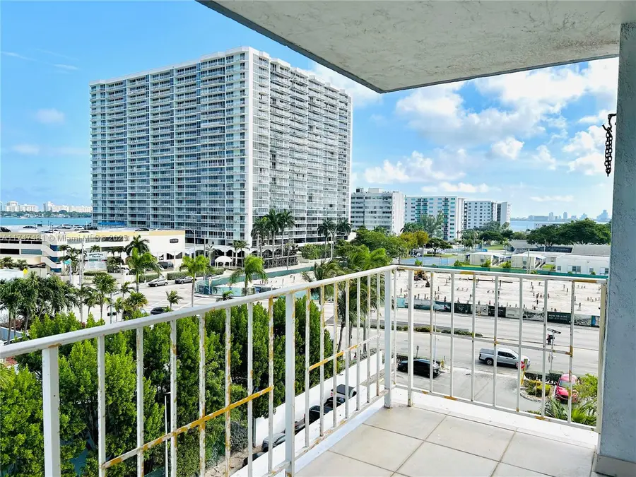 1865 79th St Cswy #6O, North Bay Village, FL 33141 - Image #2