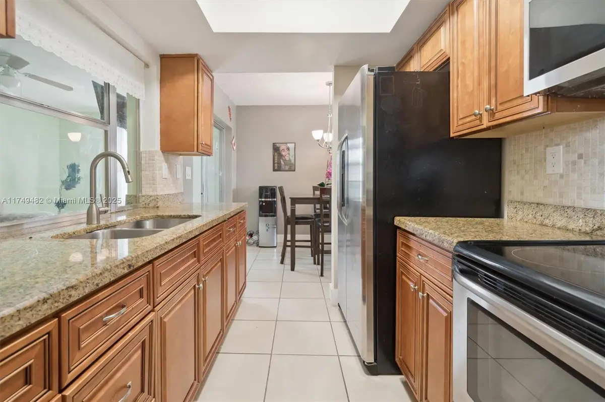 5707 NW 85th Ave, Tamarac, FL 33321 - Image #1