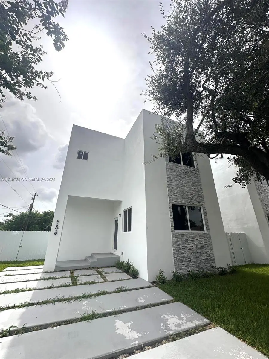538 NW 17th Ave, Fort Lauderdale, FL 33311 - Image #1
