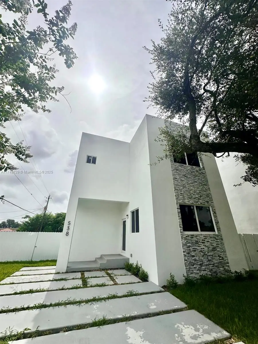 538 NW 17th Ave, Fort Lauderdale, FL 33311 - Image #2