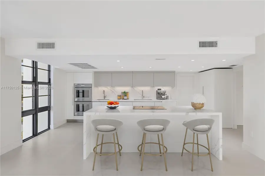 5500 Collins Ave #802, Miami Beach, FL 33140 - #3