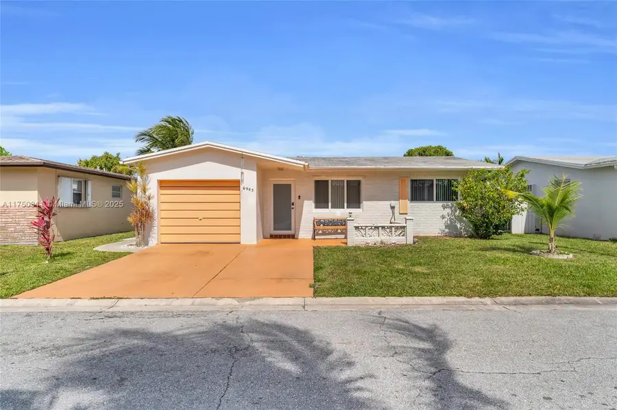 6985 NW 11th Ct, Margate, FL 33063 - Image #2