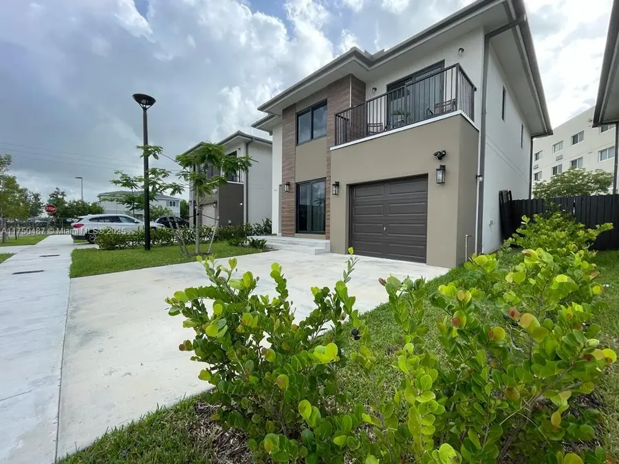 302 NW 11th Ct, Florida City, FL 33034 - Image #2
